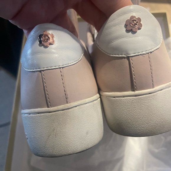 Michael kors Mindy Floral Applique Leather Sneaker - Picture 3 of 6